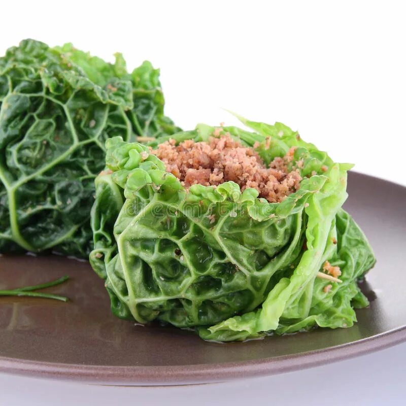 Мясо в капусте как называется. Капуста с мясом. мясо куском с капустой. из мясо и капусты. купить мясо в капусте.