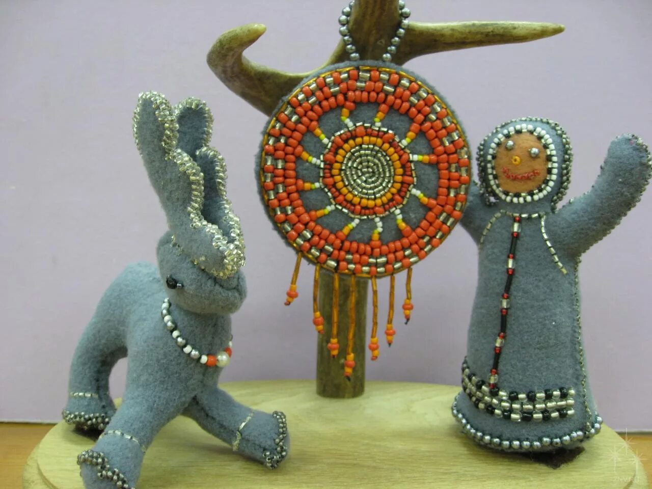 прикладное искусство народов севера. прикладное искусство народов севера. сувениры народов севера. этно куклы ненцев коми музей. куклы народов севера красноярского края эвенки.