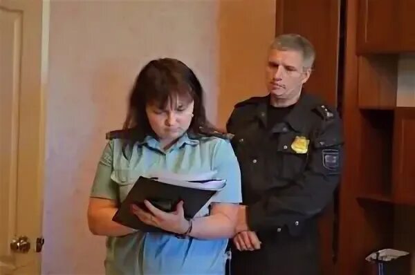 фссп арест. арестованного имущества должников. палец чёрный уголовный дело полиций. судебные приставы арест имущества. арест имущества должника судебными приставами.