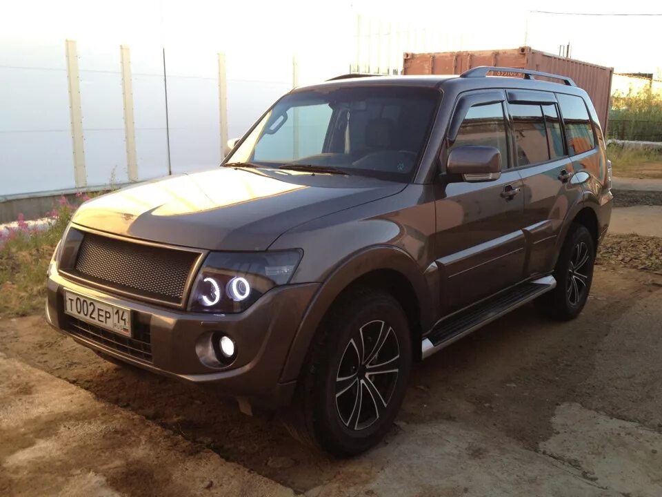 Mitsubishi pajero 4 tuning offroad. риф pajero 4. фара паджеро 4. туманки на митсубиси паджеро 4. паджеро 4 свет.