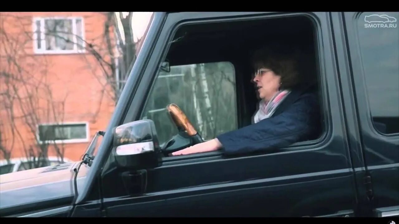 Ребенок на гелике. Пенсионер на жигулях. Бабушка на гелендвагене. Бабушка на гелике. Гелик с открытым окном.