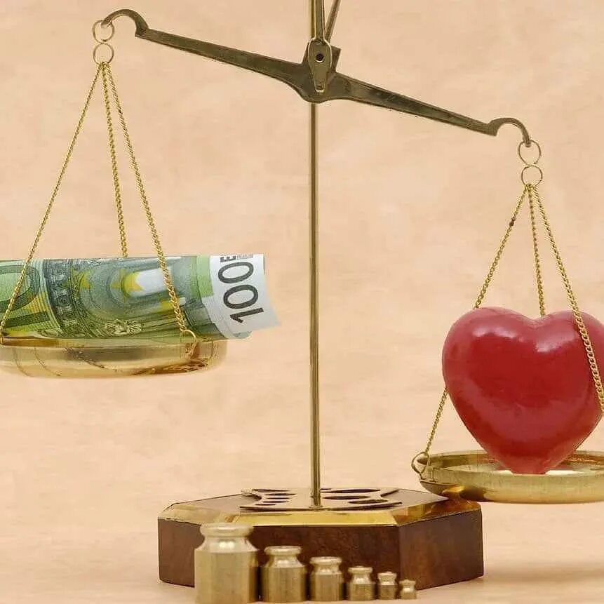 Здоровье весов мужчин. Любовь или деньги. Весы с деньгами. Отношение к деньгам. Любовь к деньгам.