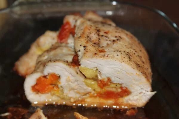 Вкусное филе индейки в мультиварке. Филе индейки запеченное в духовке. рулет из индейки запеченная в духовке. рулет из филе индейки. грудка индейки запеченная в духовке.