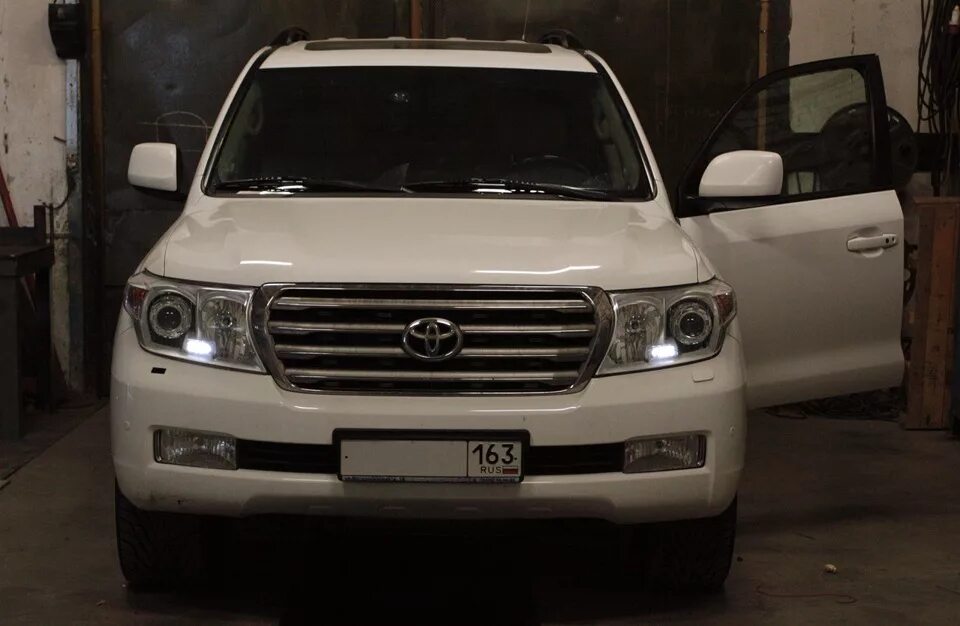 Фара тойота 200. Land cruiser 200 2007. тойота ленд крузер 200 2011 года. land cruiser 200 led. тойота ленд крузер 2007.