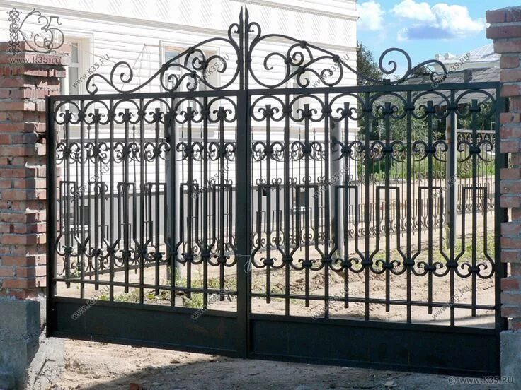 Ворота решетчатые металлические. Кованые решетчатые ворота. Художественная ковка виноградная лоза ворота. Кованые решетчатые ворота. Екатерининский дворец растрелли ворота.