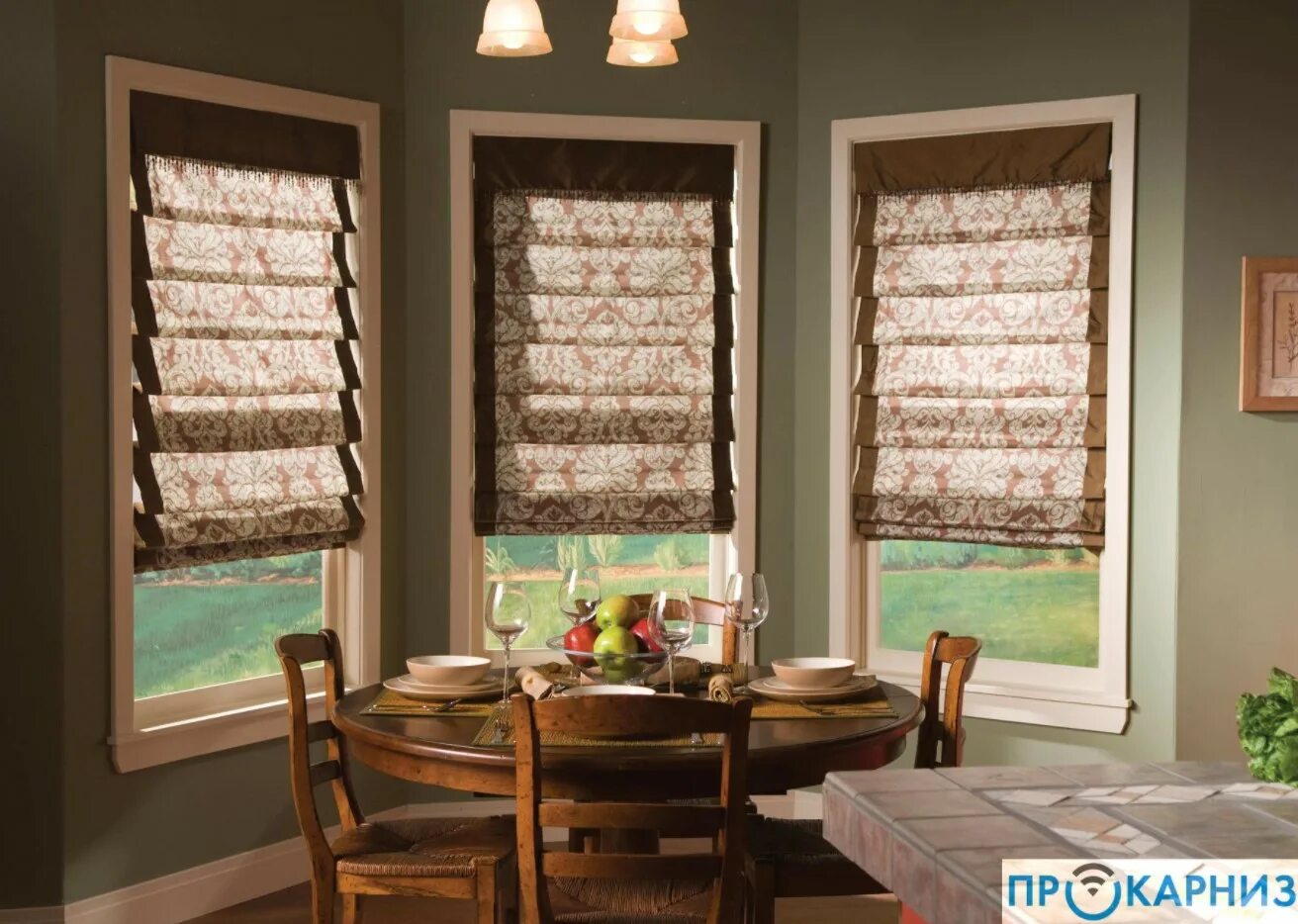Рулонные шторы хофф. Римская штора на кухню 160х160. Шторы в интерьере кухни. Римские шторы 150х160. Ролл шторы на кухню.