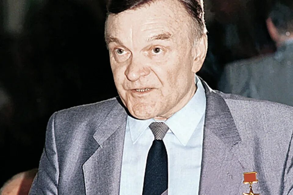 Юрий бондарев биография личная жизнь Выставка–диалог "Горячий снег памяти" 2024, Семилукский район дата и место про