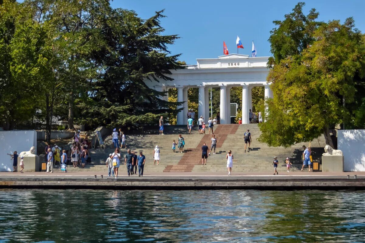 севастополь графская пристань и нахимов. севастополь. памятник графская пристань в севастополе. набережная севастополя графская пристань. севастополь пристань.