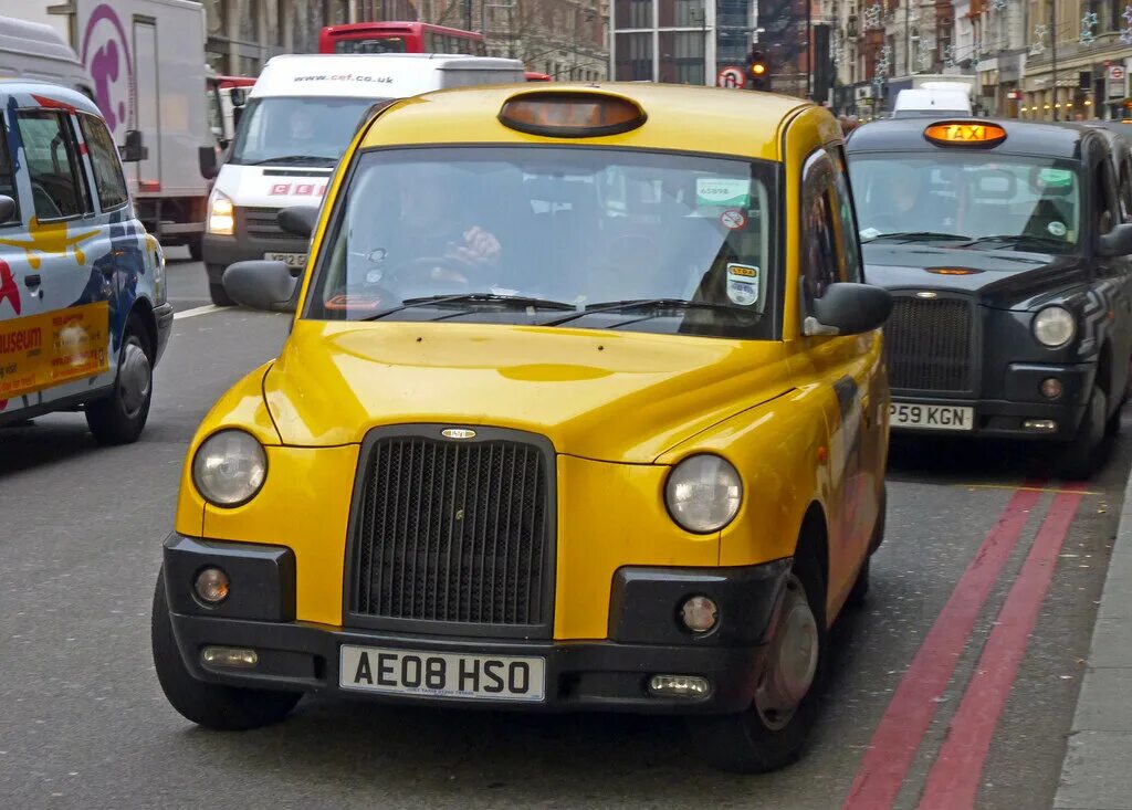 Taxis are also. Кэб в англии. Блэк кэб такси лондон. Такси в uk. Английское такси кэб.