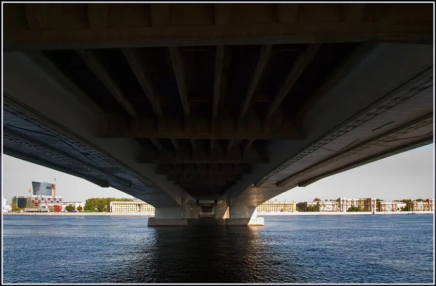 Вакансии спб мосты. Мосты работа. Ушаковский мост в санкт-петербурге. Тележка для ремонта балок моста. Ушаковский мост разводится.