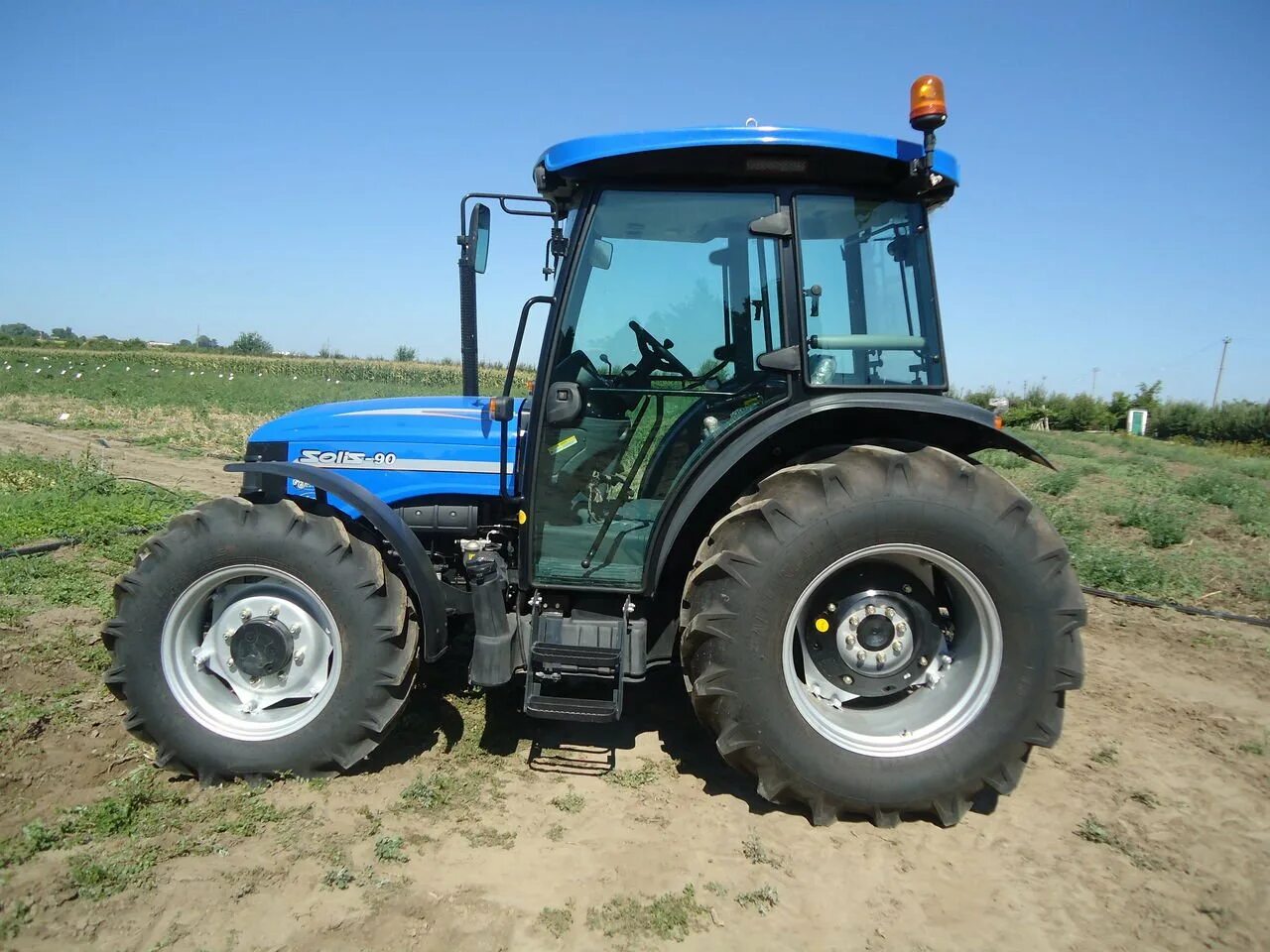 Трактор солис 90. Солис трактор. Колесный трактор solis-90 4wd. Индийский трактор солис 90. Индийский трактор солис 90.