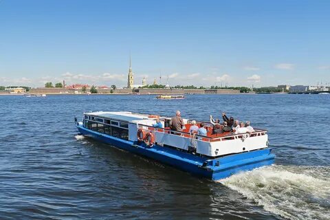 Прогулки по петербургу на теплоходе днем