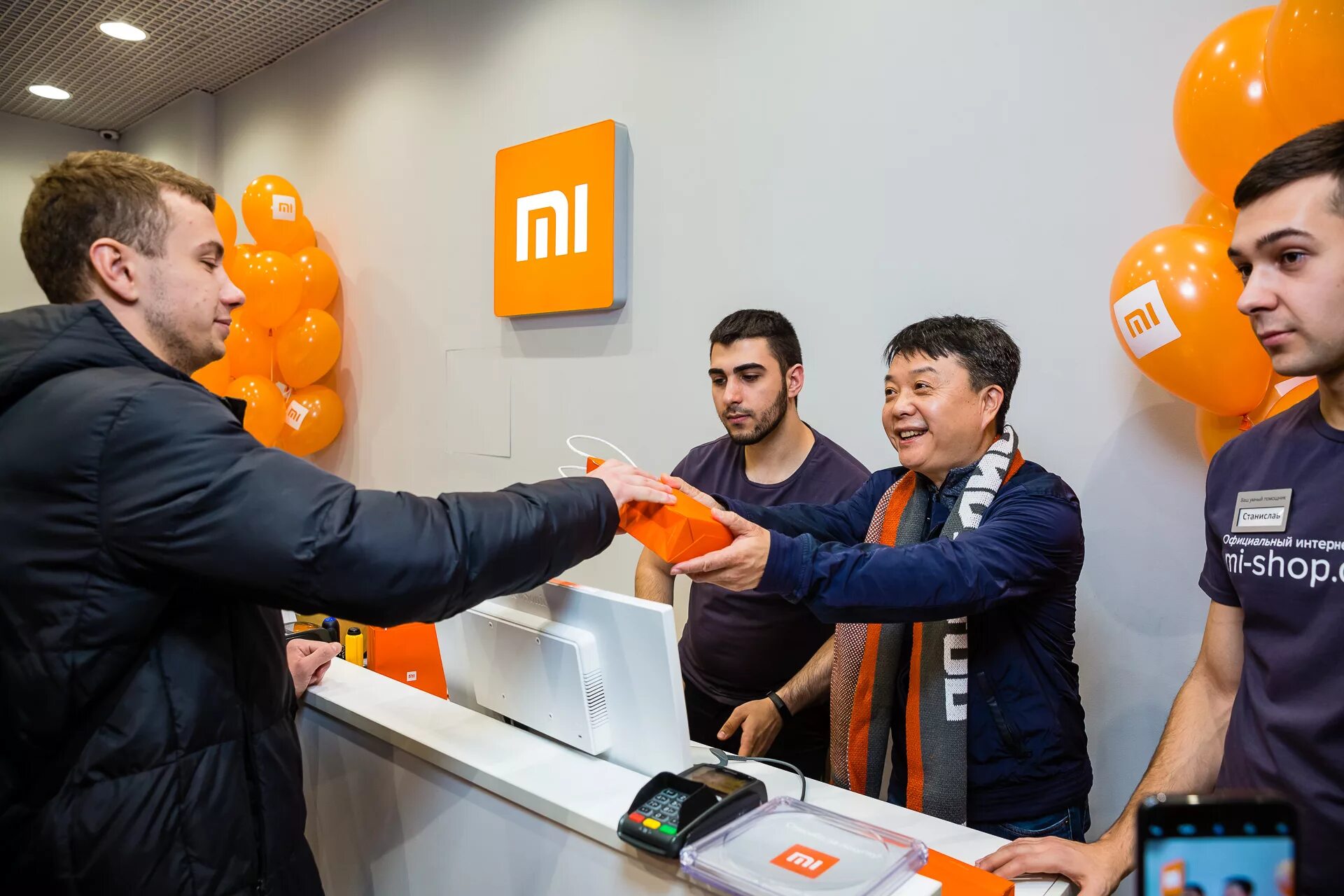 Магазин xiaomi в европе. Магазин xiaomi в европе. Мис шоп. Магазин xiaomi в нижнем новгороде. Mi shop xiaomi.