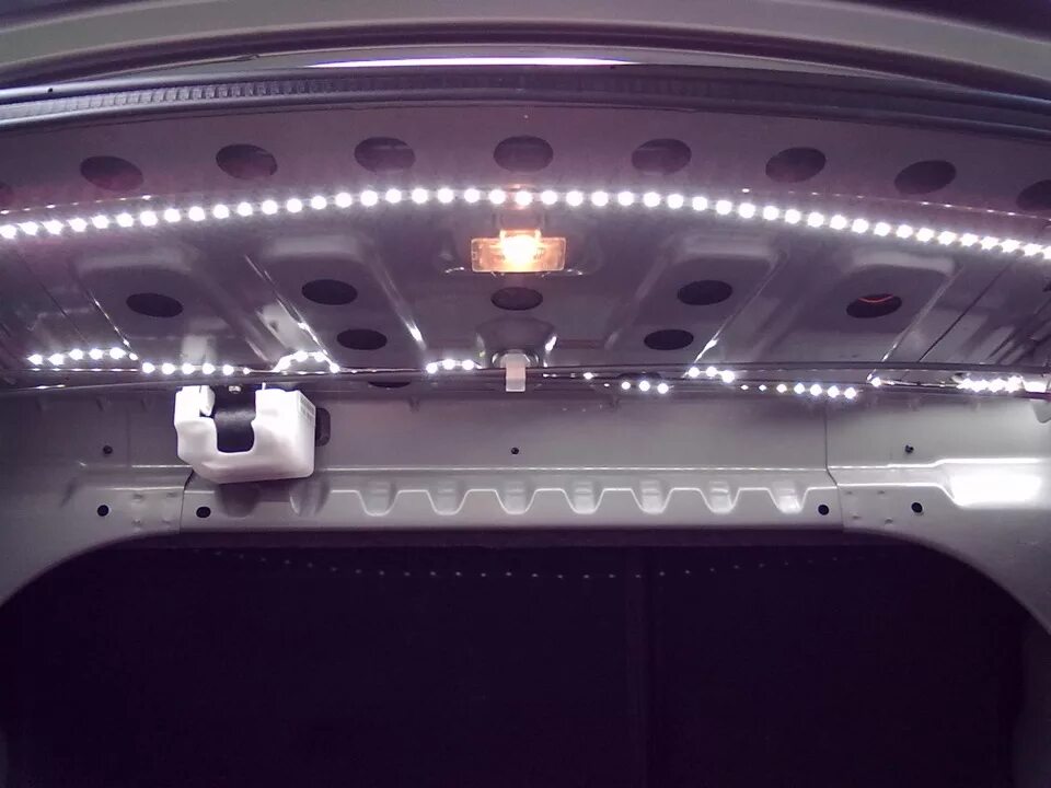 ДХО В подсветку багажника. Подсветка багажника Гранта лифтбек. Калина доработки. Подсветка багажника гранта