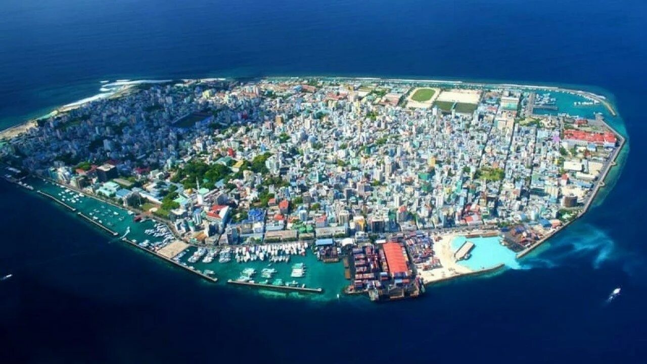Столицы самых маленьких стран. Город Мале Мальдивы. Столица Мальдивской Республики. Столица Мальдивских островов. Мале столица Мальдив аэропорт.