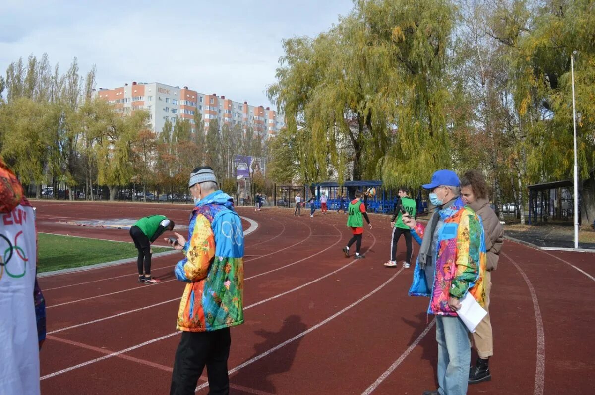 Олимпийское училище ставрополь. Стадион училища олимпийского резерва ставрополь. бег по стадиону. стадион где бегают.