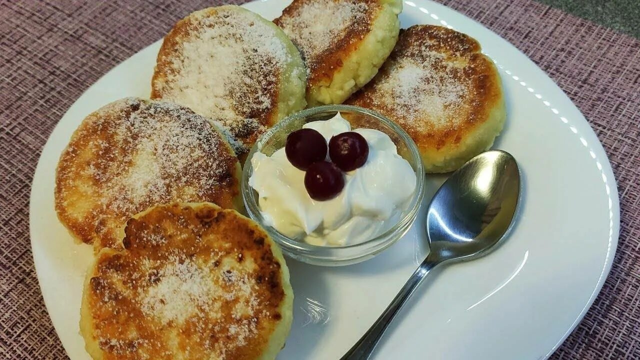 Сырники. Вареные сырники. Сырники фитнес. Сырники традиционные Дубки