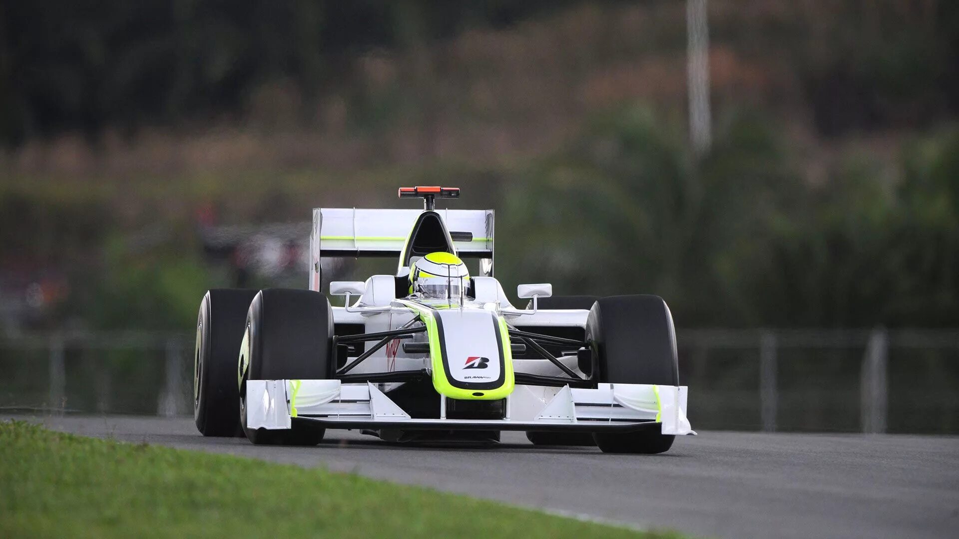 Brawn gp. Brawn gp f1. brawn bgp 001. brawn gp f1 блэк раша. brawn gp f1 машина блэк раша.