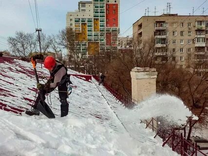 Очистка кровли от снега москва