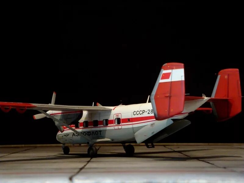 Ан 28 пчелка. Ан-28 пассажирский самолёт. Шасси ан-28. Антонов ан-28. Ан28 фюзеляж.