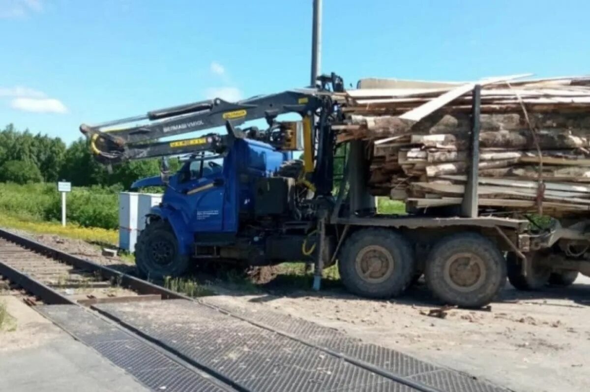 Авария Судиславль Кострома. ДТП В Костромской области с лесовозом.