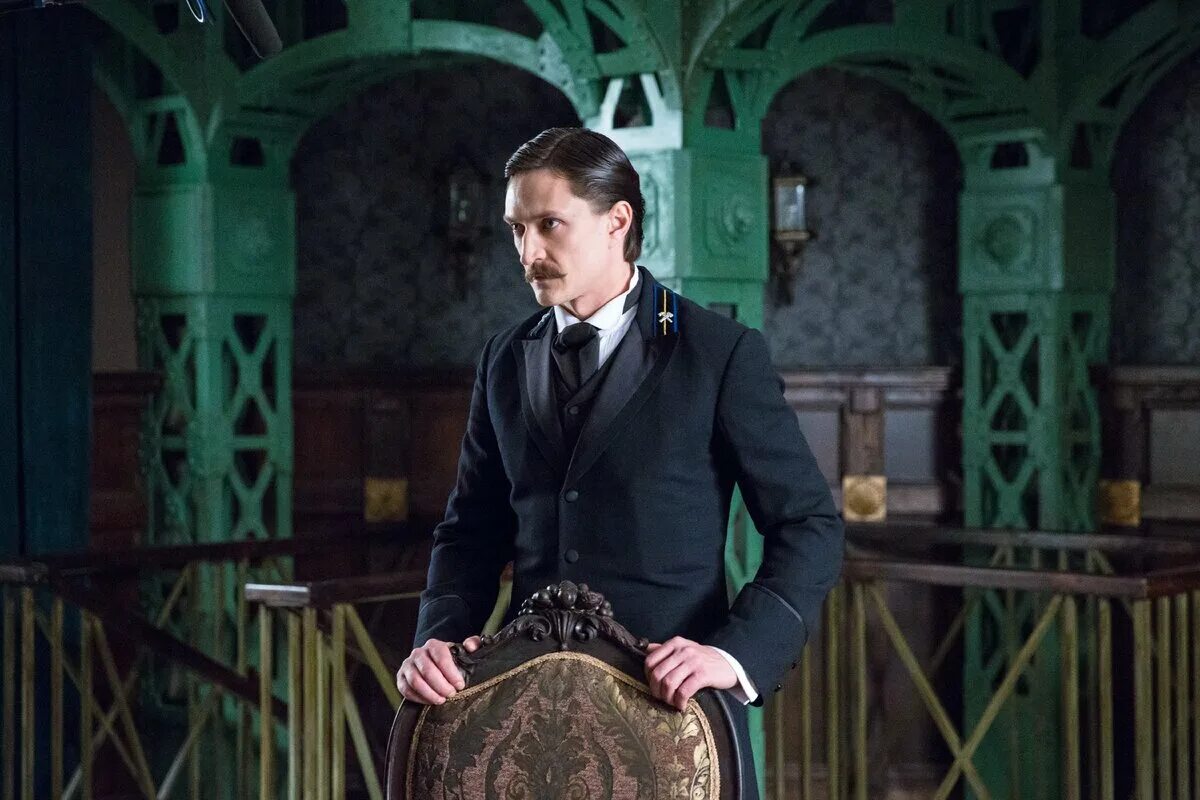 Угрюм река дужников. Угрюмее форма. Окунев леонид григорьевич тюмень. Сс офицеры сс. Софья эрнст в сериале угрюм река.