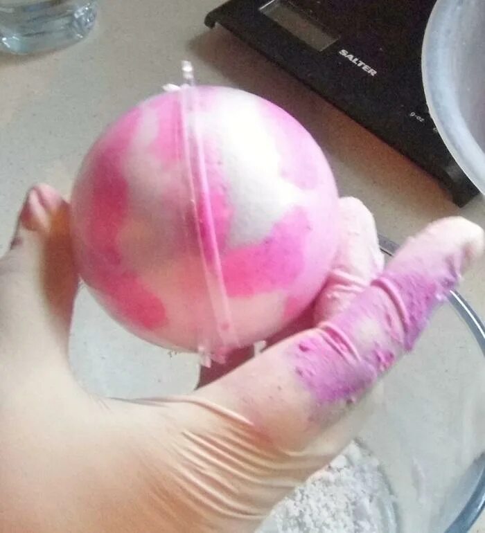 Бомбочки для ванны своими руками. Бомбочки для ванны. Рецепт бомбочки для ванной. Бомбочки для ванной. Бомбочки для ванной.