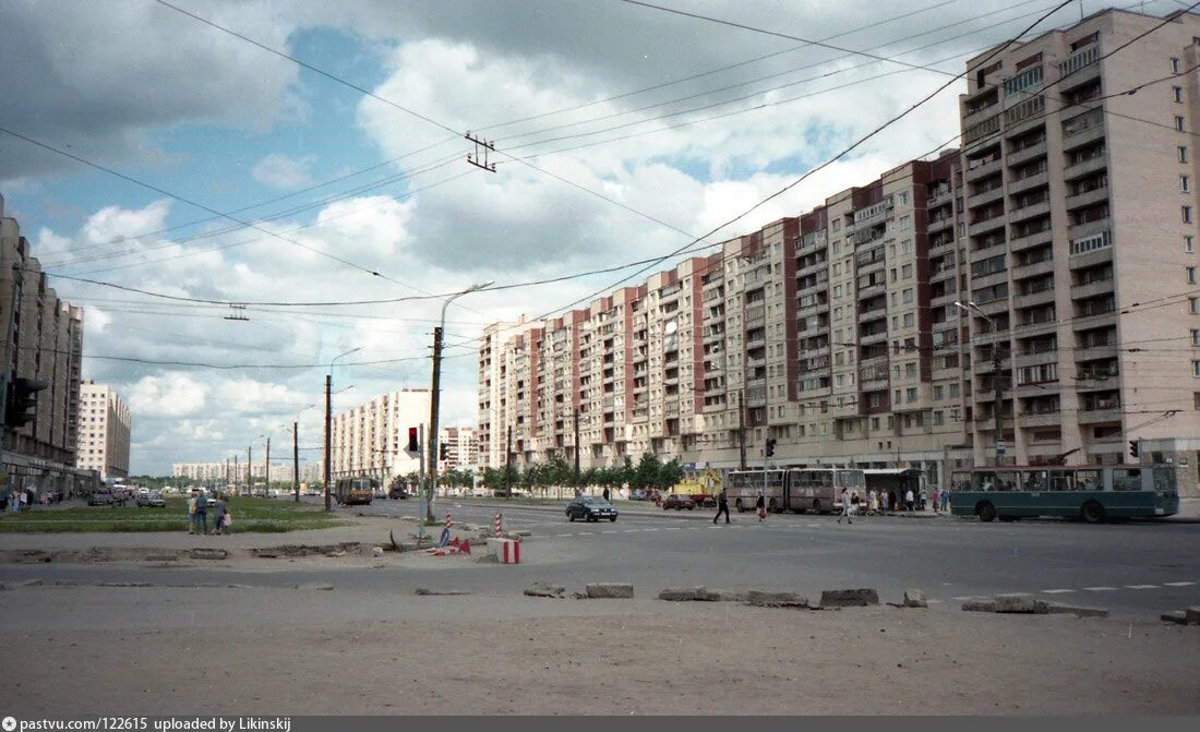 Квартиры метро большевиков. Санкт-петербург , невский район, проспект большевиков. невский район проспект большевиков. весёлый посёлок невский район спб. проспект большевиков 90е годы.