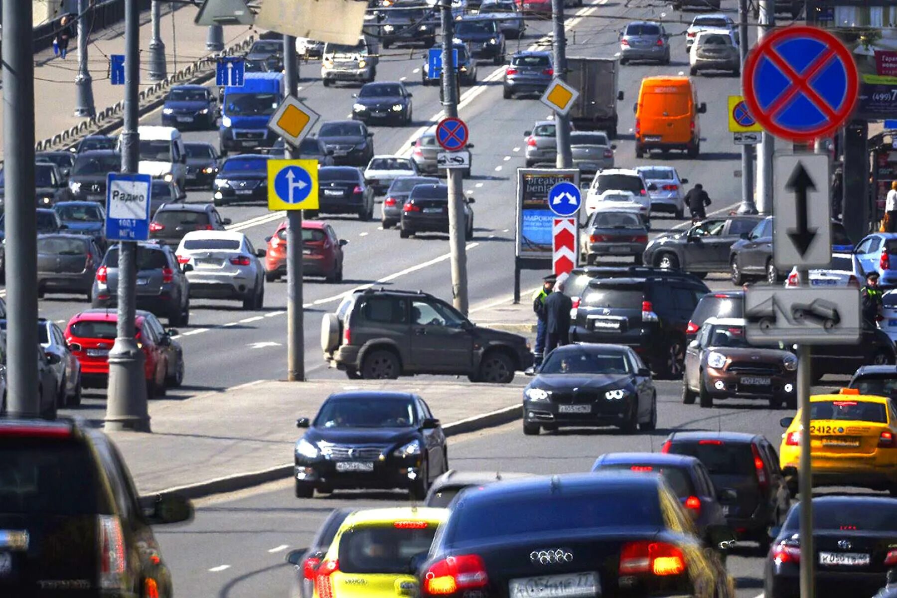 Where traffic. Пробки в Москве. Пробки на дорогах Москвы. Дачные пробки. Загруженность дорог.