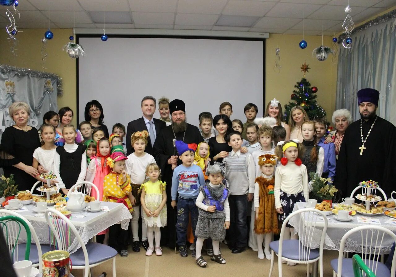 Район санта барбара в махачкале. Исток астрахань. Дом санта барбара астрахани. Магазин исток уссурийск. Исток астрахань.