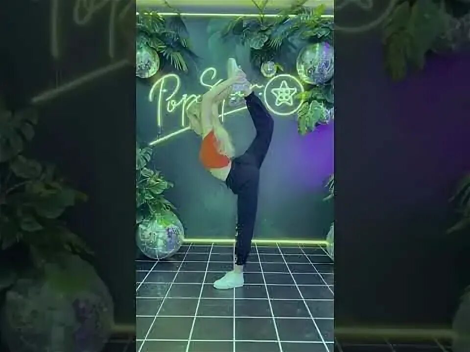The house by a pop star. Поп стар хаус тик ток. участники pop star house. старые хаусы в тик токе. pop star house бачурино.