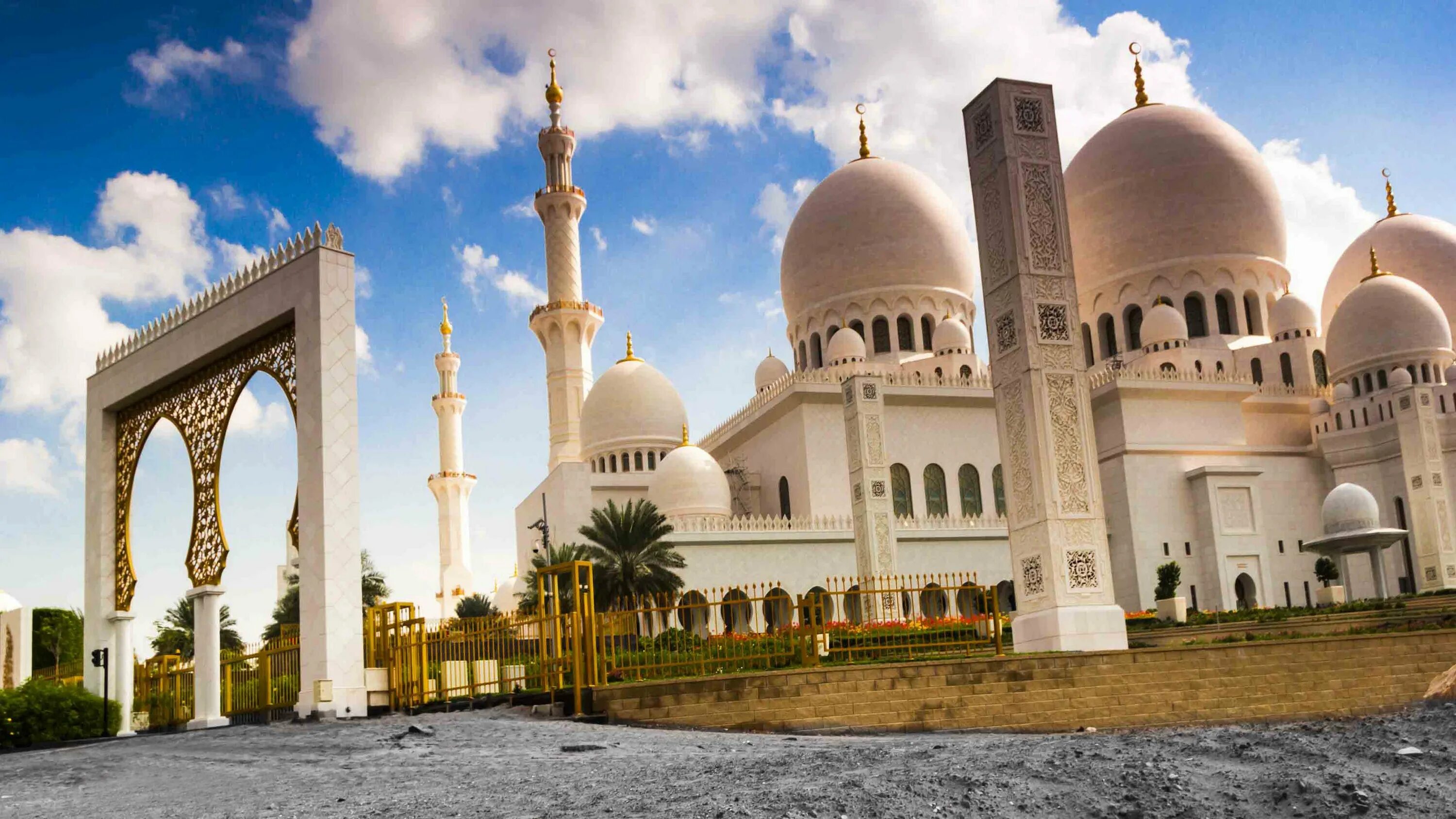 Фото мечите. Мечеть шейха Зайда Абу-Даби. Мечеть в Дубае. Мечеть в Дубае Абу Даби. Абу Даби белый дворец.