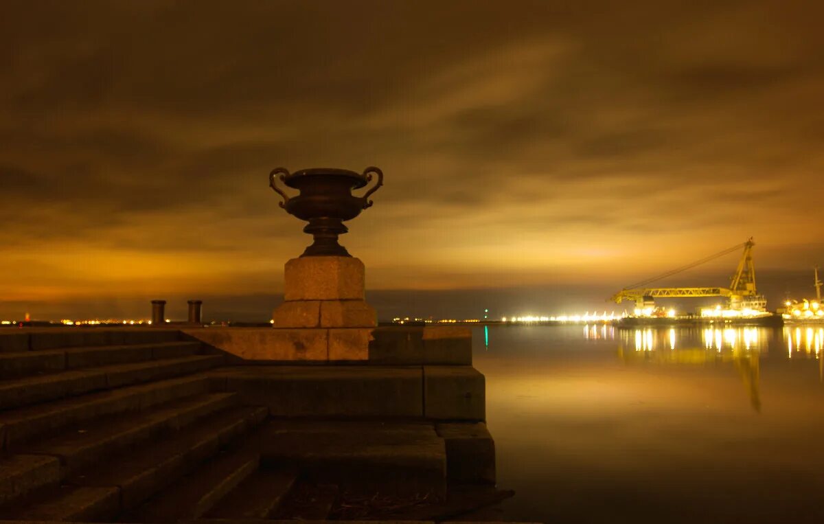 дождливый кронштадт. ночной кронштадт сейчас.