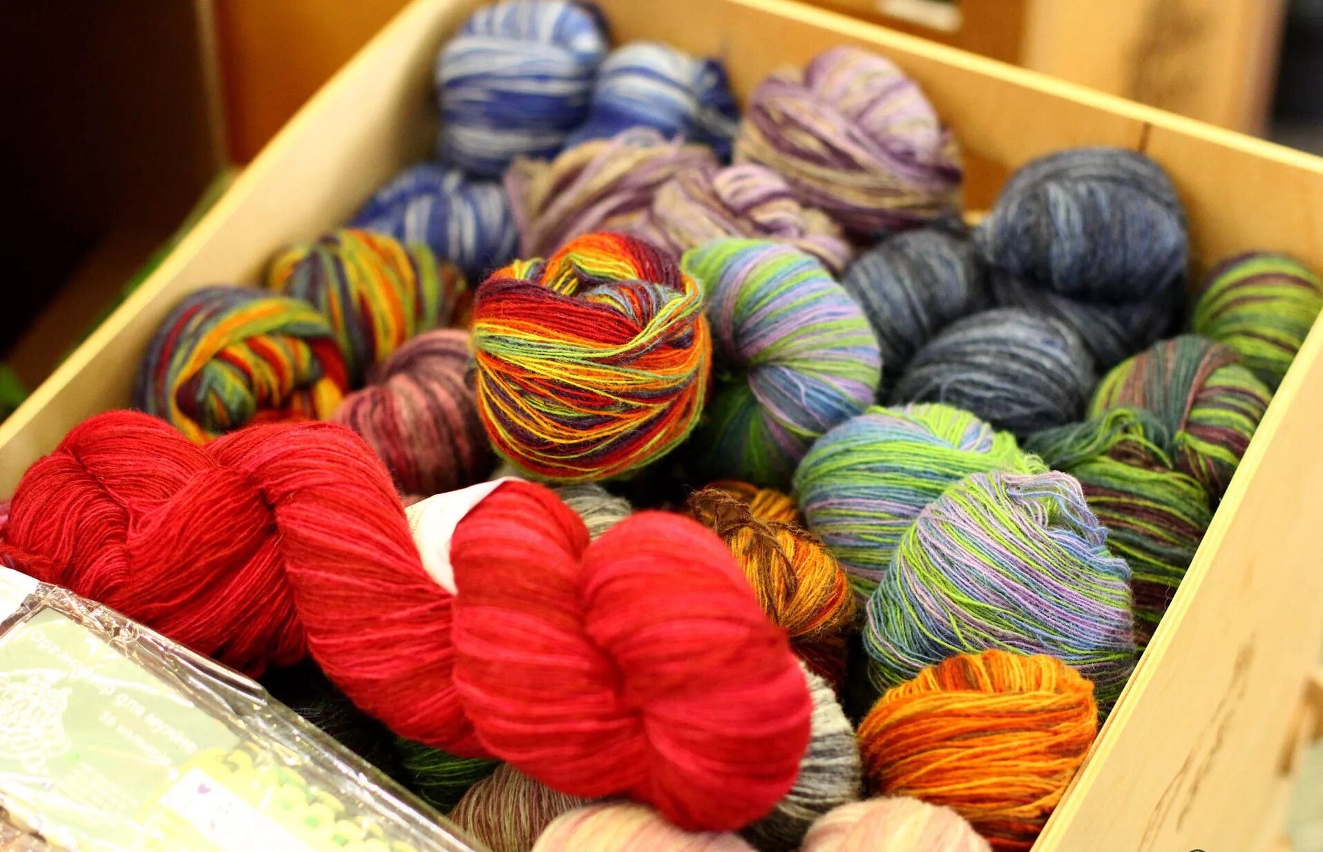 Merino wool 1889 карамель. Wool yarn. Wool yarn. Wool yarn. синтетические волокна.