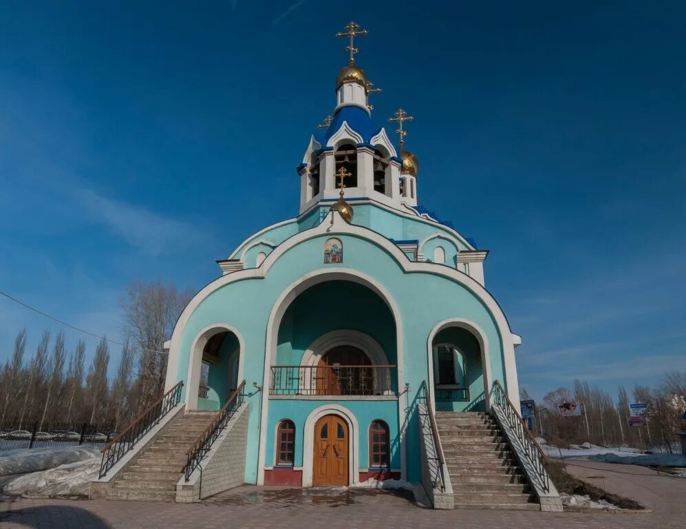 Церковь преображения самара трансляции. Храм часовня собор самарских святых самара. мехзавод церковь церковь самара. храм около парка гагарина самара. часовня в садгороде самарской области.