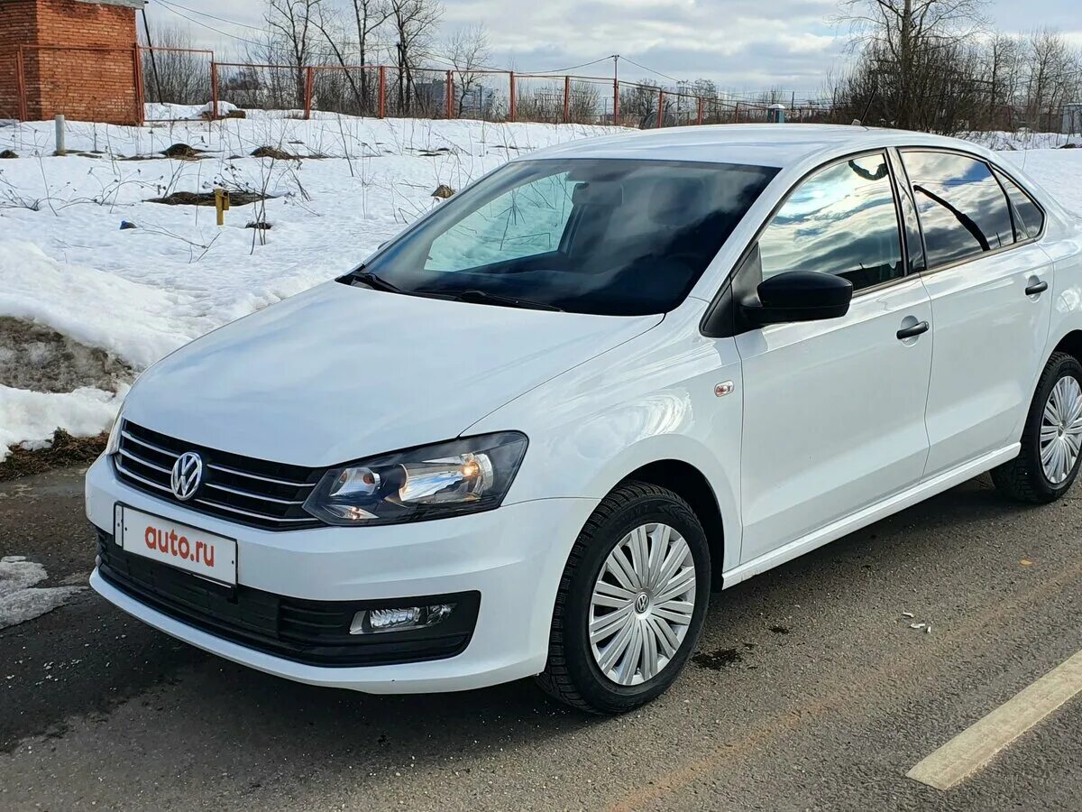 Фольксваген поло седан 2015 года. Фольксваген поло 2019. Volkswagen polo 2010 седан. Фольксваген поло 5 седан. Фольксваген поло в старом кузове.