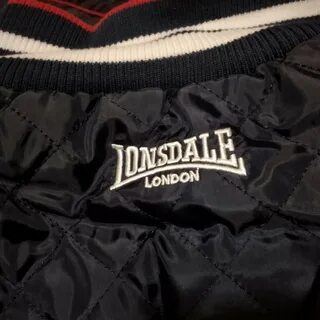 Бомбер lonsdale