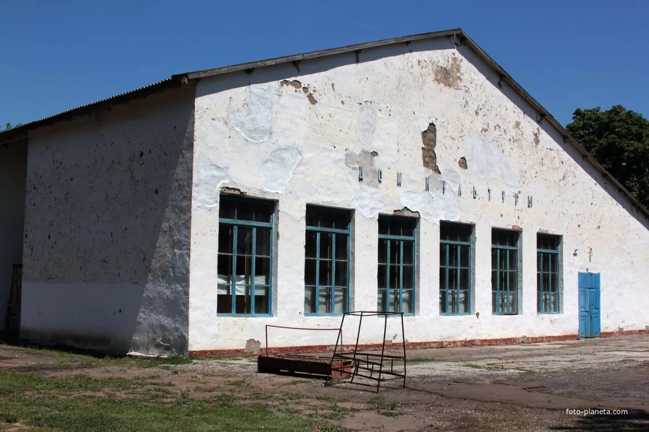 Село ивановка сальский район погода ростовская. Романовка Сальский район. Село Романовка Ростовская область. СДК Екатериновка Сальского района. Село Романовка Сальский район Ростовская область памятники.