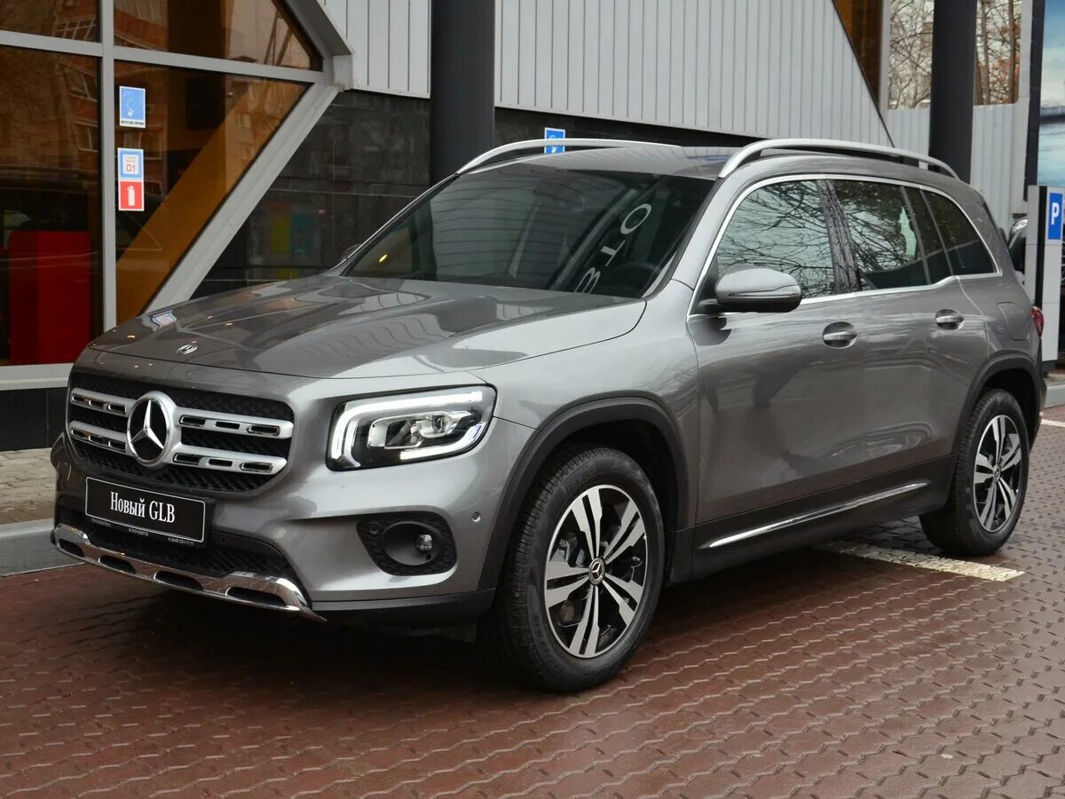 Серый джип. Mercedes glb 200 d. Фото мерседес глб 2020 в новом. Glb mercedes отзывы. Мерседес глб 2021.