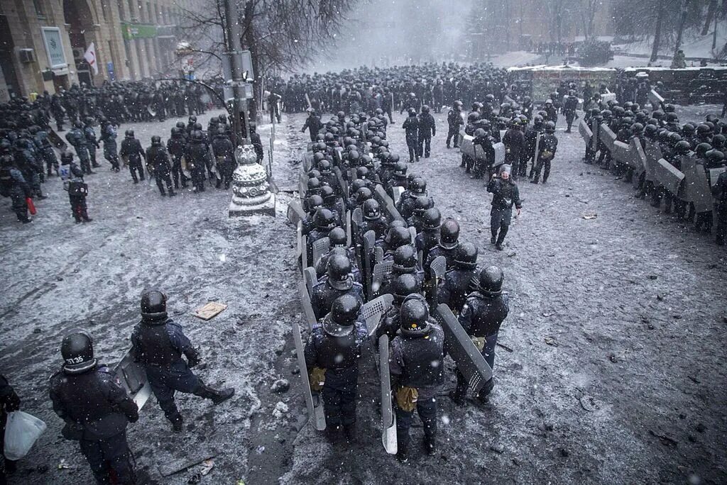 Массовые беспорядки в Киеве. Массовые беспорядки Майдан 2014. Чрезвычайное положение. Халықтық майдан