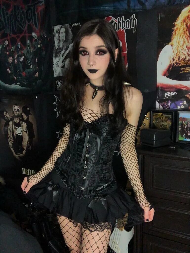 Goth gf. Rottedgoth. �� lovelyghoulie. Lucky and Gothic gf. Candys in the Dark.