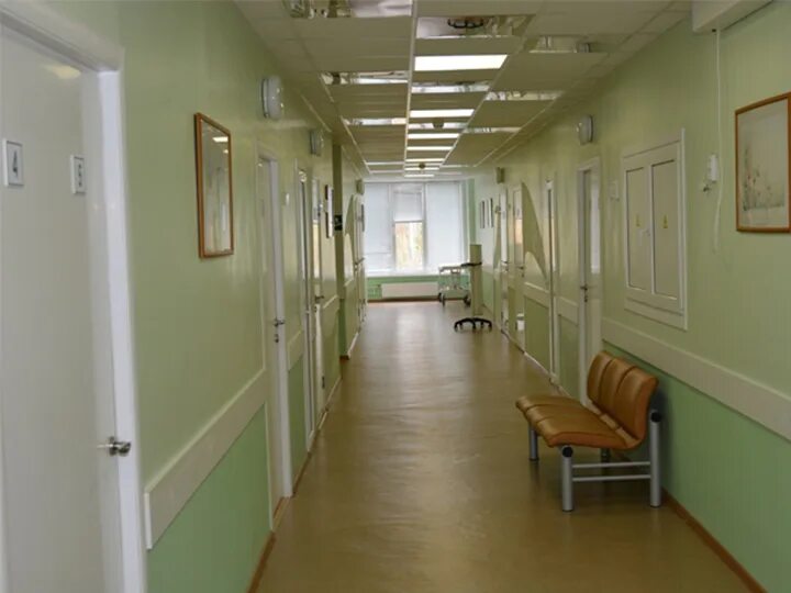 Краевая больница красноярск палаты. Пост медицинской сестры мебель. Медицинский пост мебель в стационаре. Дневной стационар 5. Женская консультация орехово-зуево.