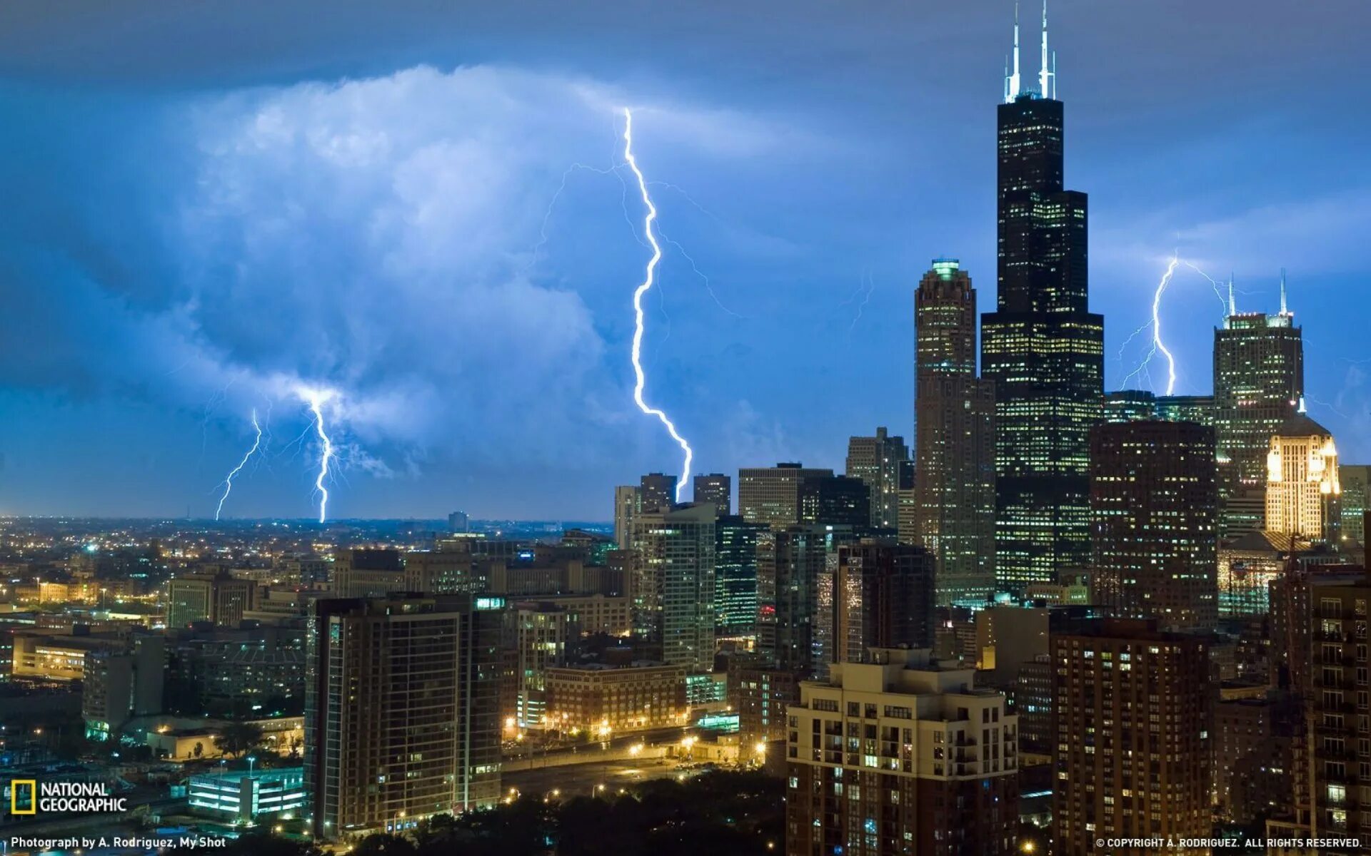 Уиллис Тауэр (г. Чикаго). Sears Tower в Чикаго. США Уиллис Тауэр. Гроза в Нью-Йорке. Гроза 2014