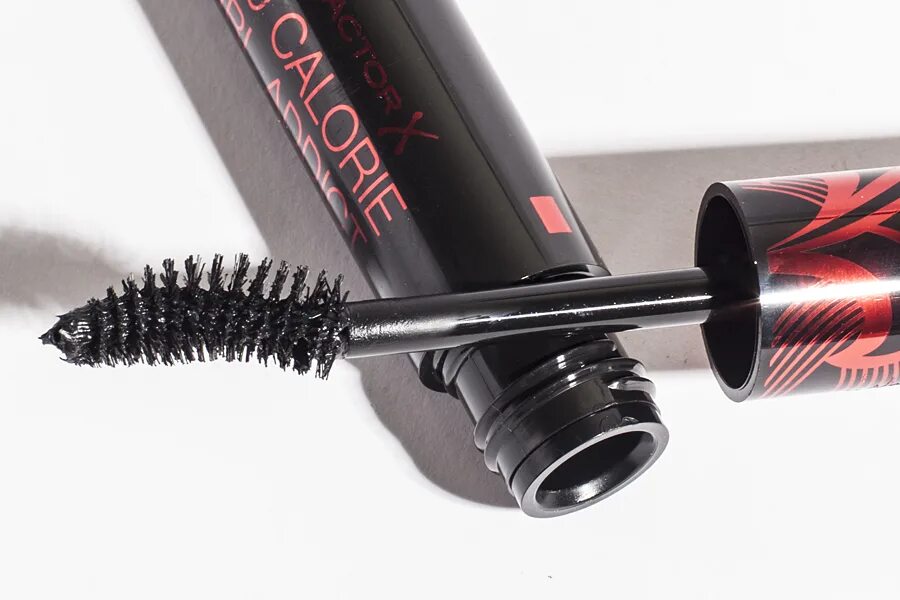 Альтуши 2021. Хорошая тушь для ресниц. Misslyn тушь для ресниц xxl volume mascara. Хорошие бюджетные туши для ресниц. Тушь скайлайн мейбелин.