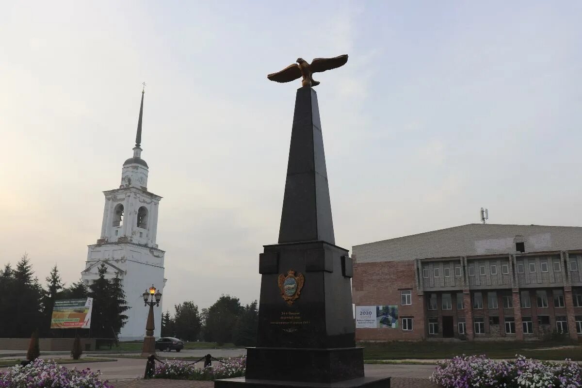 Погода севск брянской обл. Город Севск Брянской области. Севск площадь. Севск центр города. Достопримечательности Севска Брянской области.