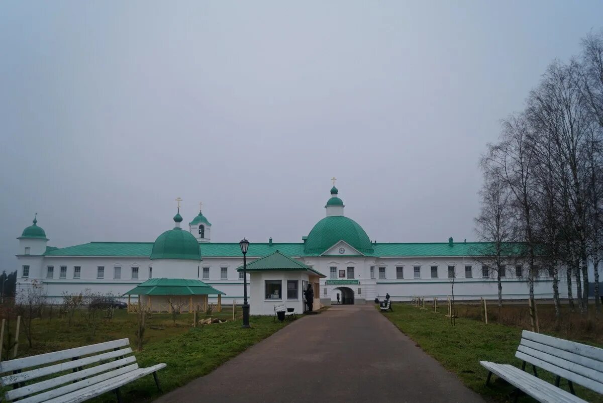 Свирский монастырь песок. Свирский монастырь пантелеимона храм. Свирский монастырь песок. Свирский монастырь пантелеимона храм. Свирский монастырь песок.