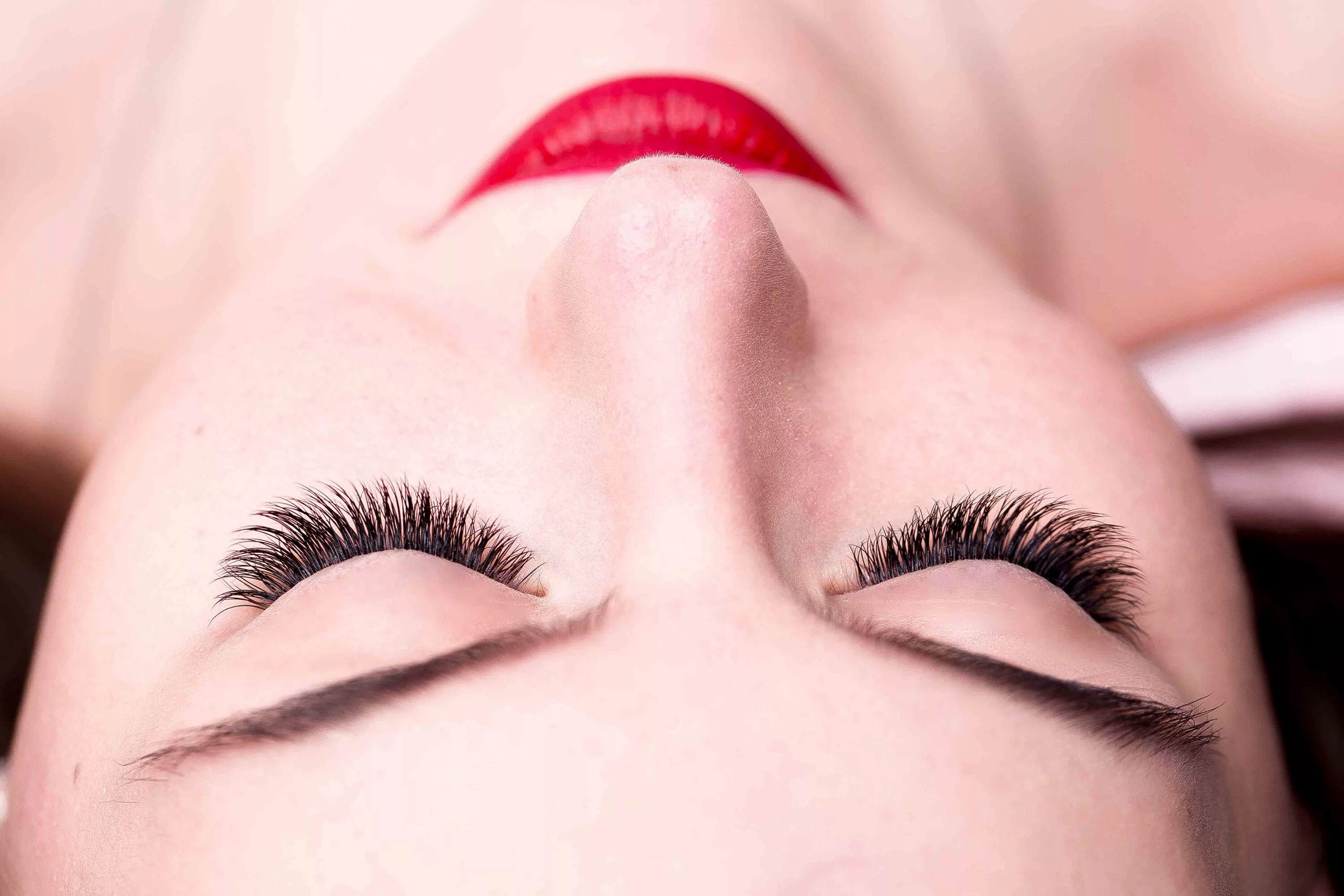 Наращивание ресниц картинки. Наращивание ресниц для профи. Лисий эффект 1д. Полуторное наращивание ресниц. Красивые нарощенные ресницы.