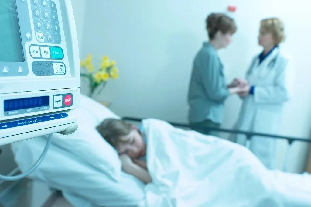 Обследование в больнице. Медсестра и ребенок. Госпитализация ребенка. Обследование в больнице. Госпитализация детей детскую больницу.