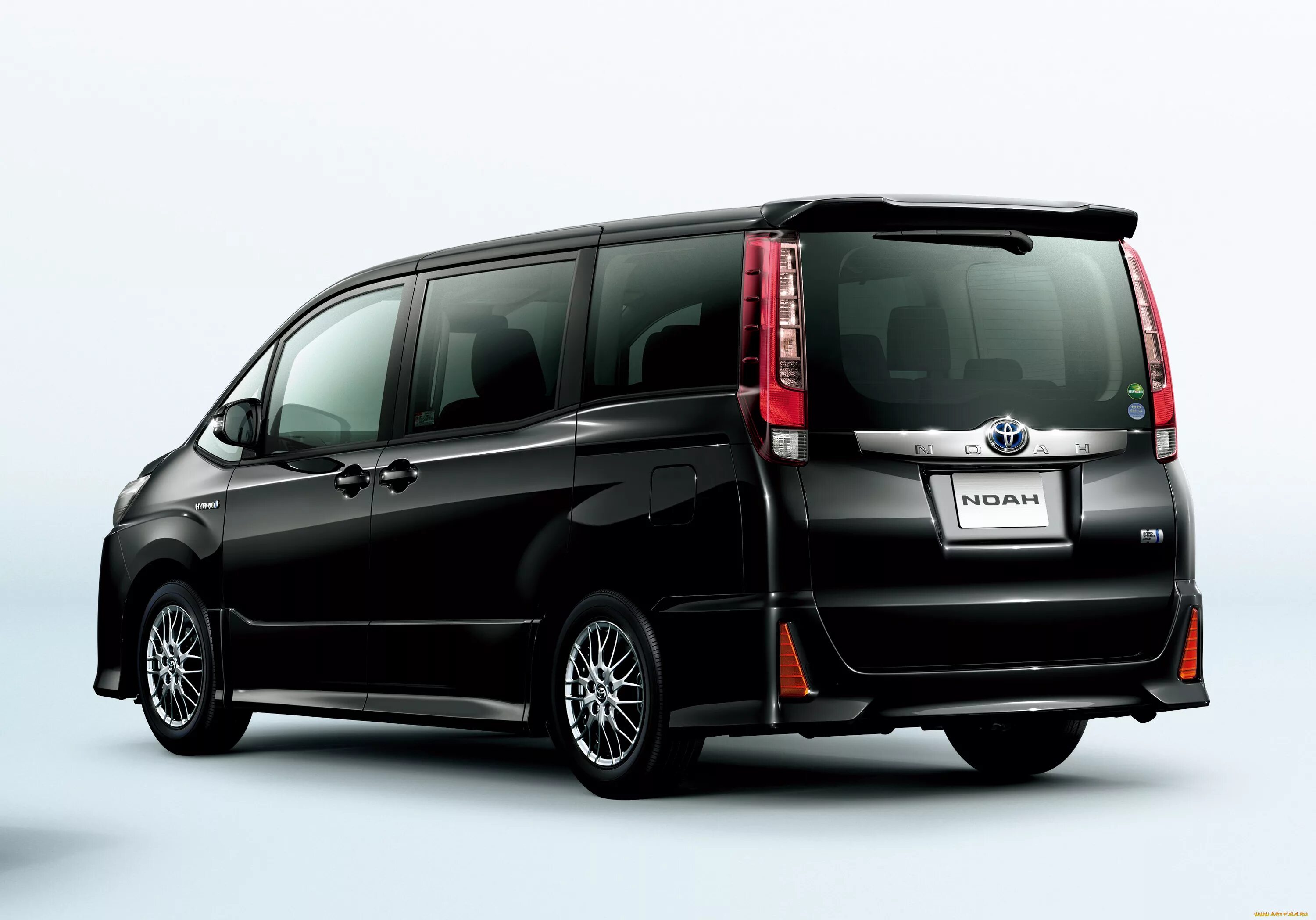 Минивэн тойота альфард белый. Toyota sienna 2012. Минивэны 2014. Минивэн хонда одиссей 2014 одиссей. Минивэны 2014.
