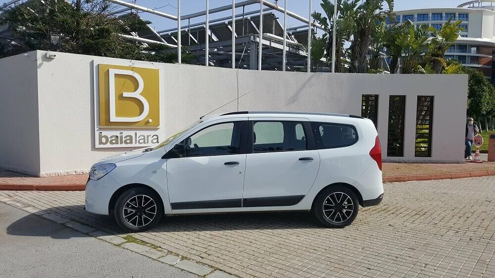 Белек авто. Belek mahallesi cumhuriyet caddesi. Аренда авто в белеке турция. Белек авто. Малолитражка в турции.